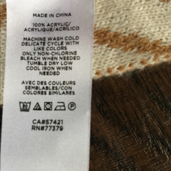 NWT Ann Taylor winter scarf - Picture 3 of 3